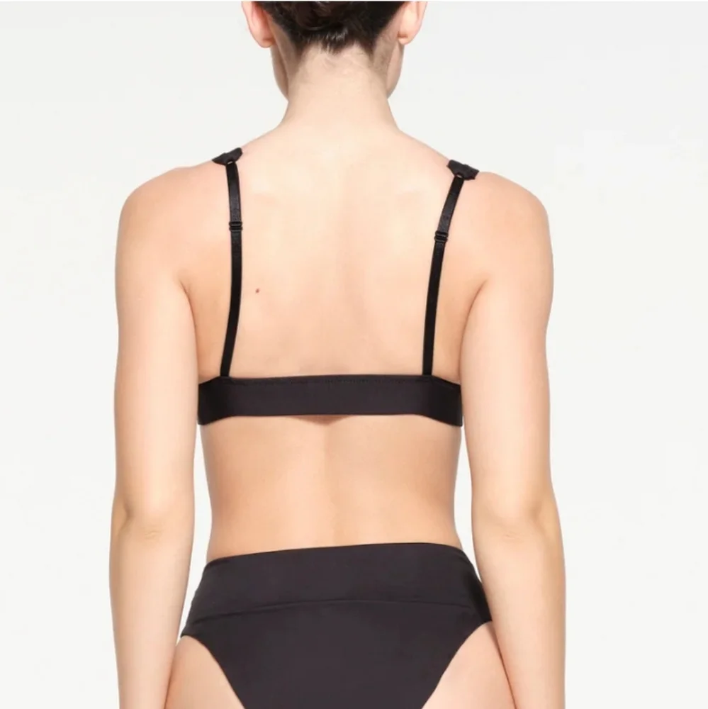 NEW SKIMS Recycled Swim Plunge Bra Bikini Top Black Onyx Medium